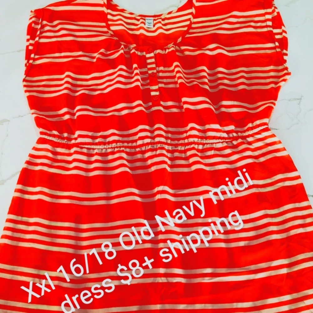 Old Navy dress with cinched waist beautiful condition